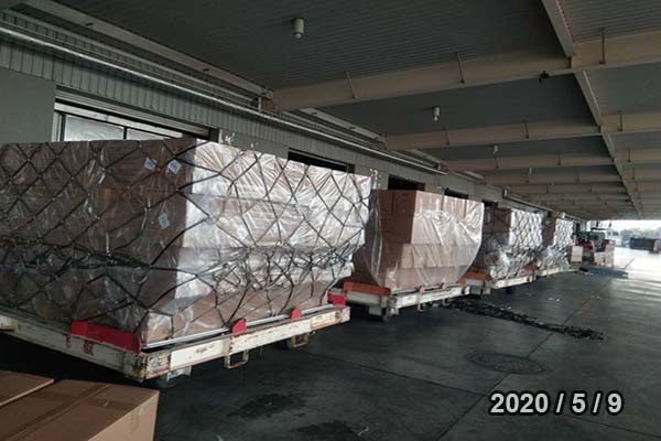 หน้ากากขนส่งทางอากาศจากซีอานถึง LHR