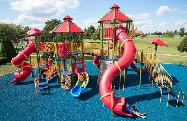 อุปกรณ์สนามเด็กเล่น